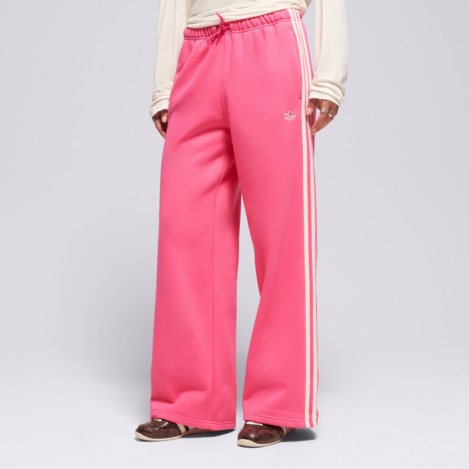 Femei pantaloni ADIDAS PANTALONI  SIGNATURE LD6681 Roz