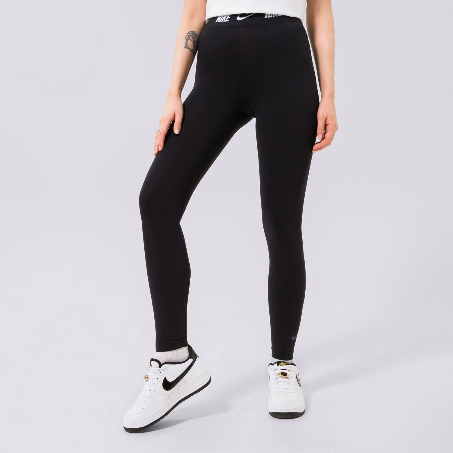 Femei pantaloni NIKE COLANȚI HIGH WAISTED LOGO DM4651-010 Negru