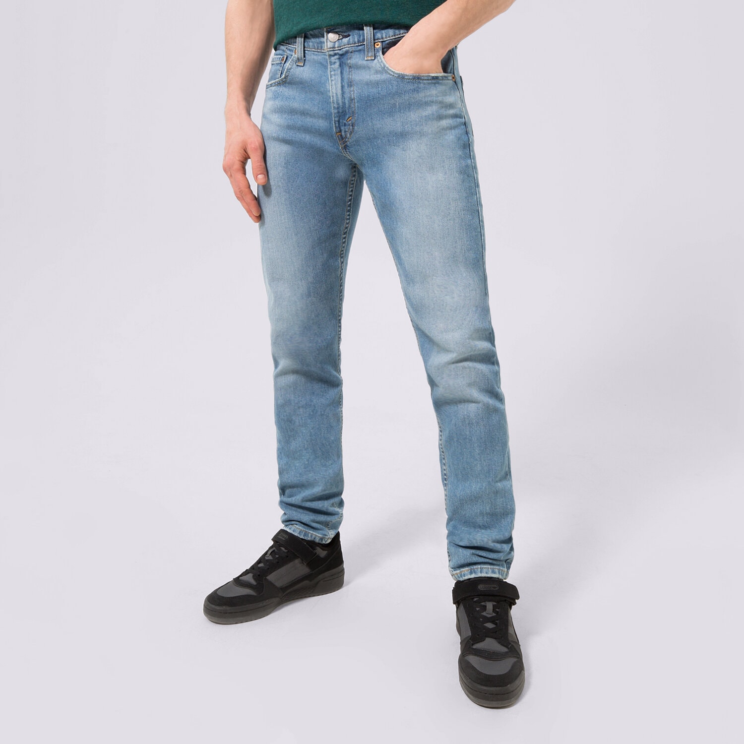 Bărbați pantaloni LEVI'S PANTALONI  512™ SLIM TAPER LO BALL 594370072 Albastru