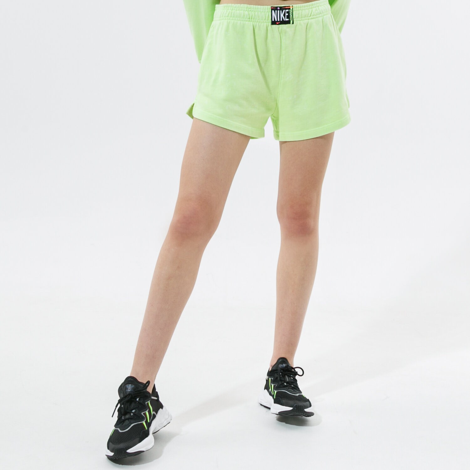 Femei pantaloni scurți NIKE PANTALONI SCURȚI W NSW WASH SHORT HR CZ9856-358 Galben