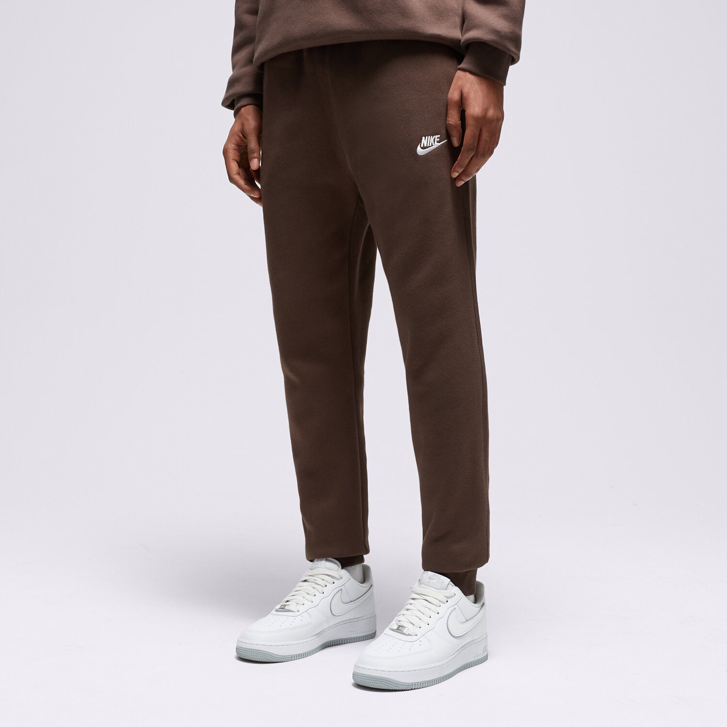 Bărbați pantaloni NIKE   PANTALONI  SPORTSWEAR CLUB FLEECE BV2671-237 Maro
