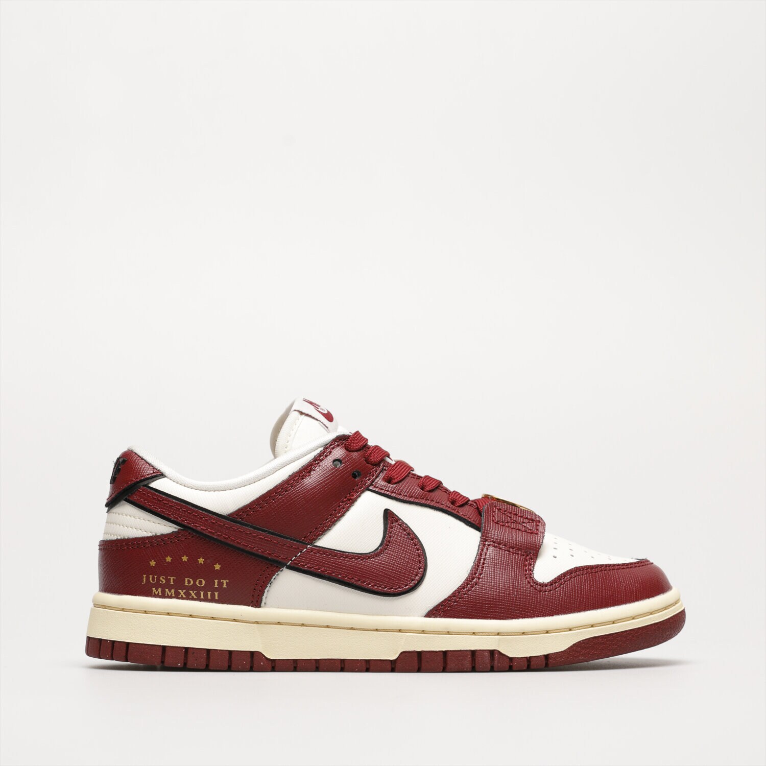 Femei pantofi sport NIKE W DUNK LOW SE DV1160-101 Bordo