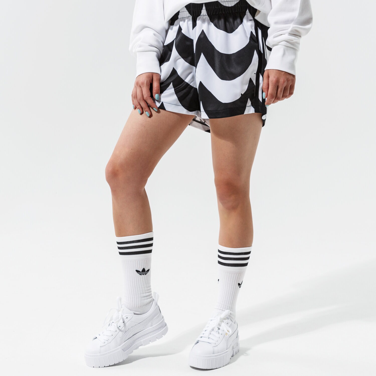 Femei pantaloni scurți ADIDAS PANTALONI SCURȚI H20477 Negru