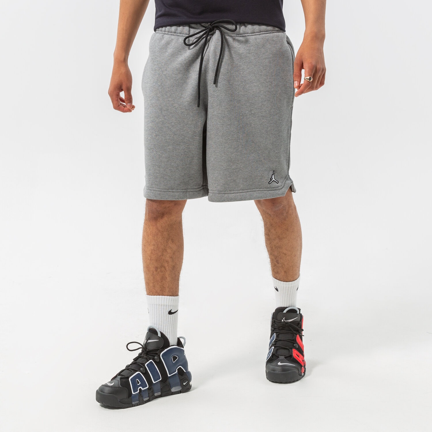 Femei pantaloni scurți JORDAN PANTALONI SCURȚI ESSENTIAL FLEECE SHORTS DA9826-091 Gri