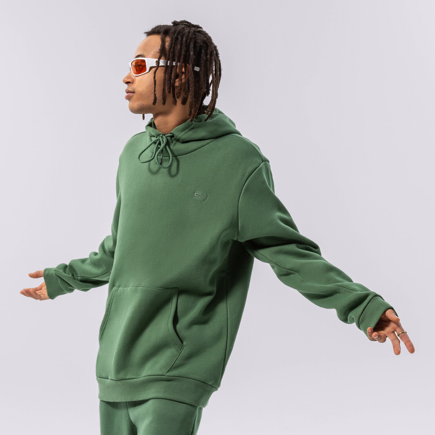 Bărbați bluză CONFRONT BLUZĂ CU GLUGĂ HOODIE ESSENTIAL CF322BLM91003 Verde