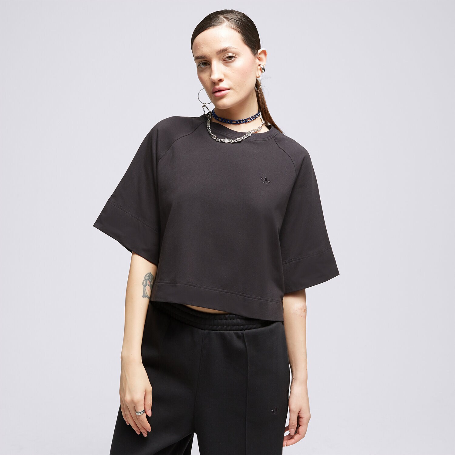 Femei tricou ADIDAS TRICOU ESS IC5253 Negru