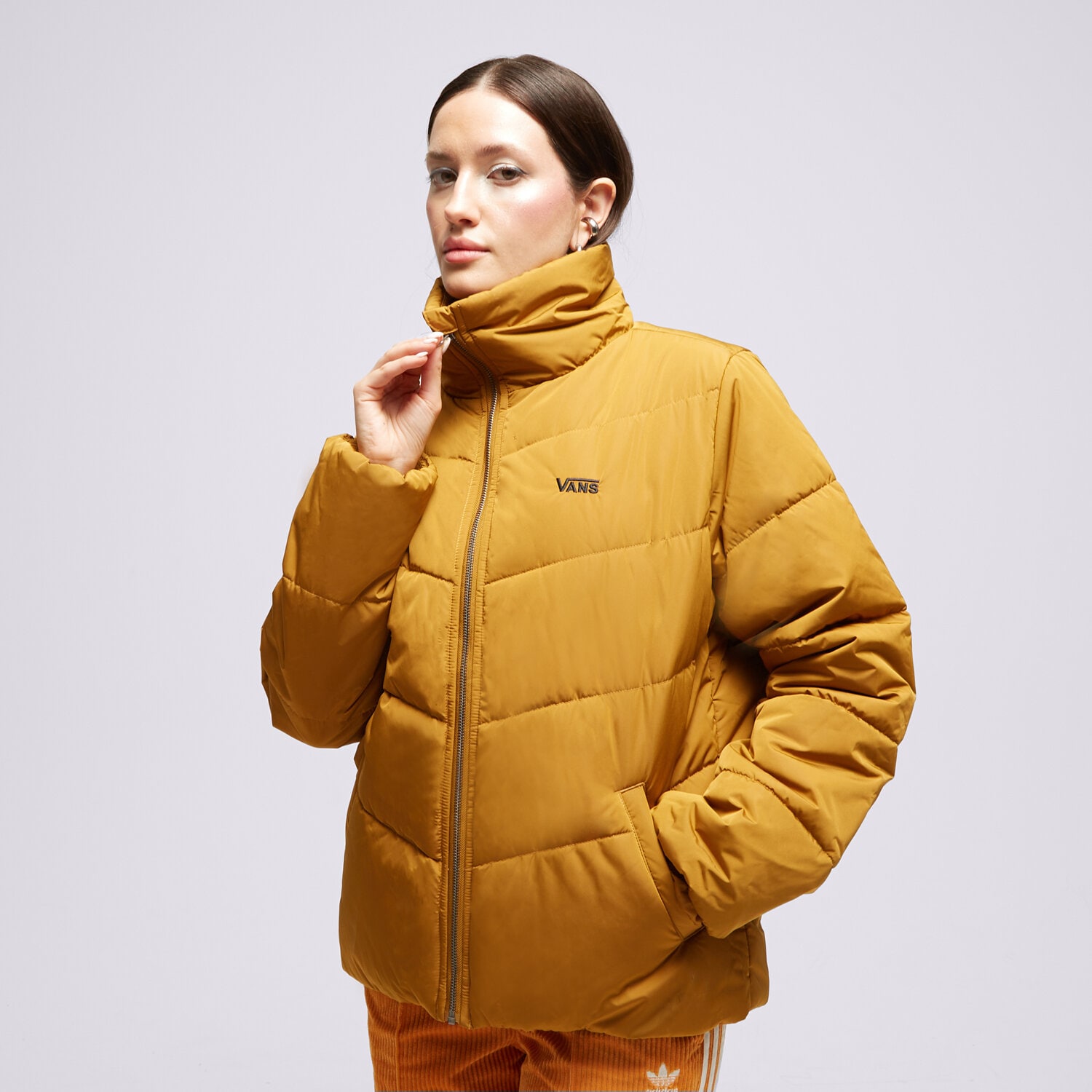 Femei geacă de iarnă VANS JACHETĂ DE IARNĂ FOUNDRY PUFF VN0A7YK51M71 Maro