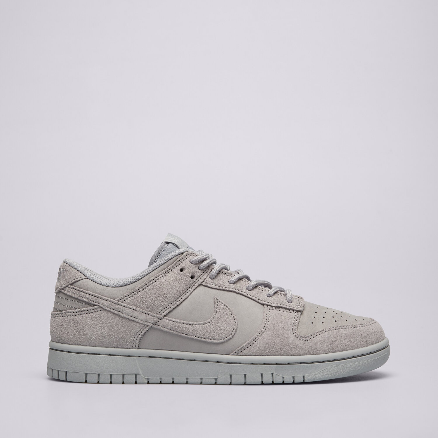Barbați pantofi sport NIKE DUNK LOW RETRO SE NUBUCK IB6651-002 Gri