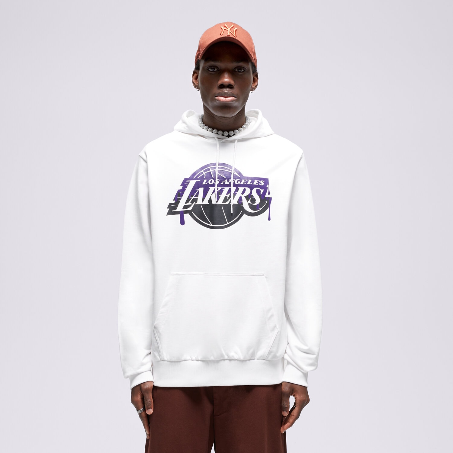 Bărbați bluză NEW ERA BLUZĂ CU GLUGĂ NBA DRIP LAKERS LOS ANGELES LAKERS 60332212 Alb