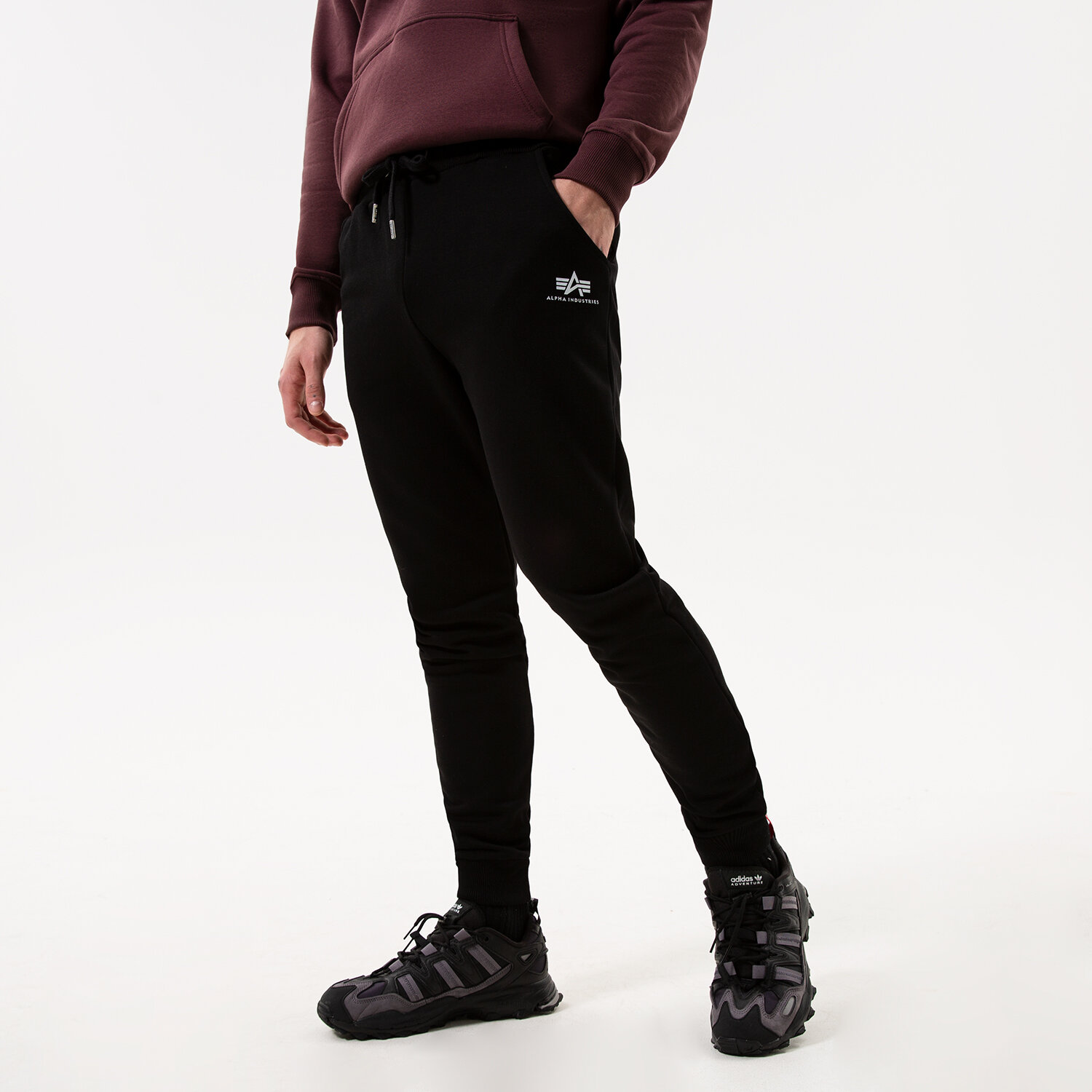 Bărbați pantaloni ALPHA INDUSTRIES PANTALONI  BASIC JOGGER SL 116370-03 Negru