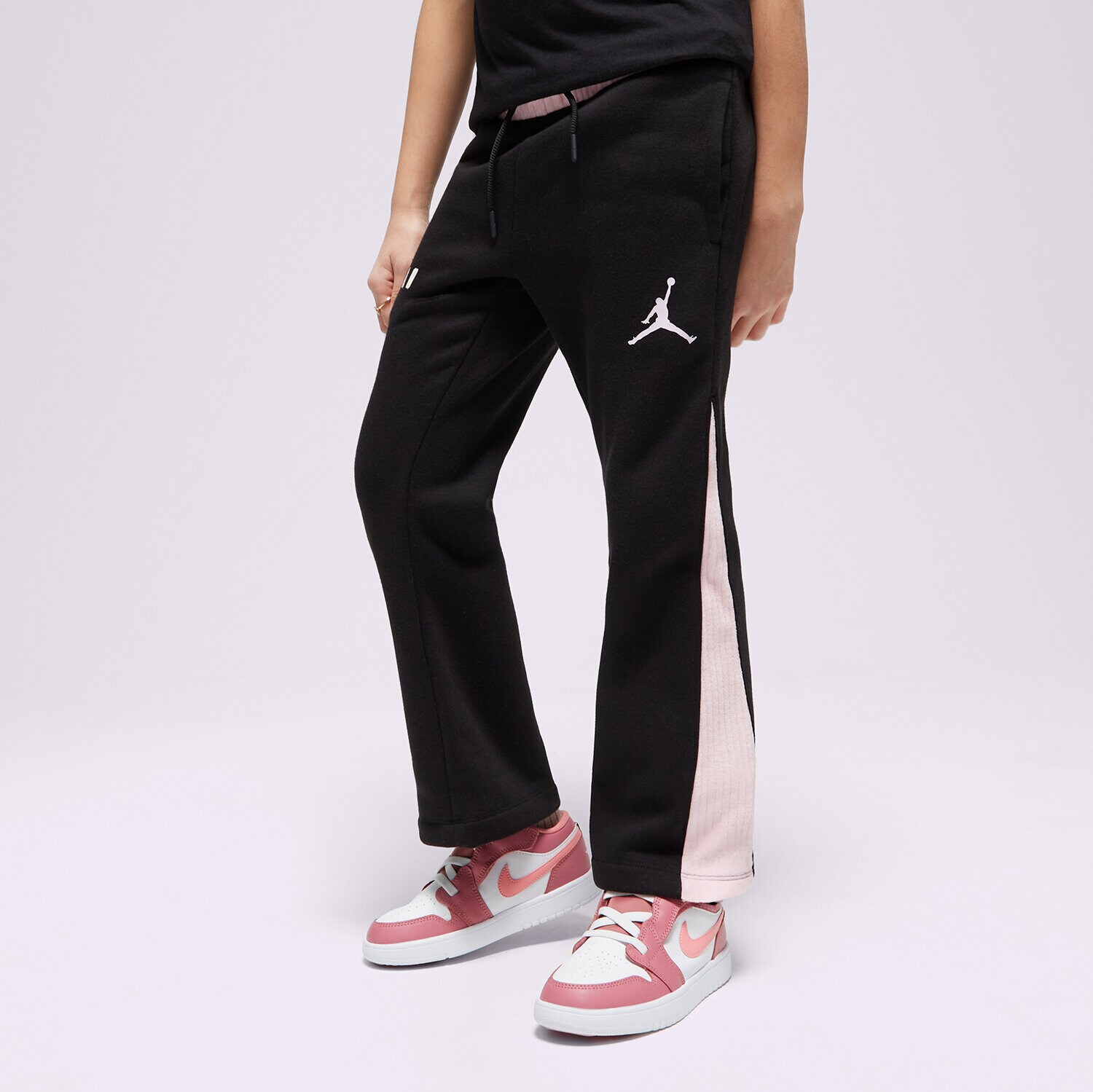Pantaloni pentru copii JORDAN PANTALONI  SOFT TOUCH MIXED FLC GIRL 45C797-023 Negru