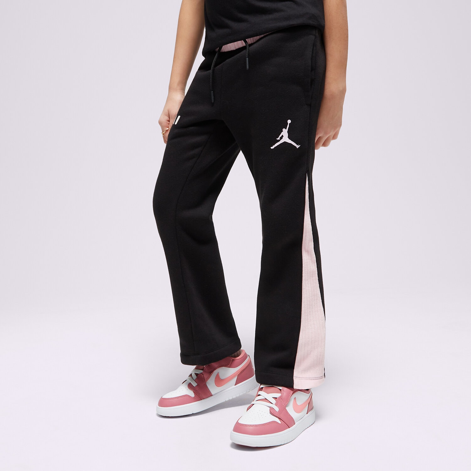 Pantaloni pentru copii JORDAN PANTALONI  SOFT TOUCH MIXED FLC GIRL 45C797-023 Negru