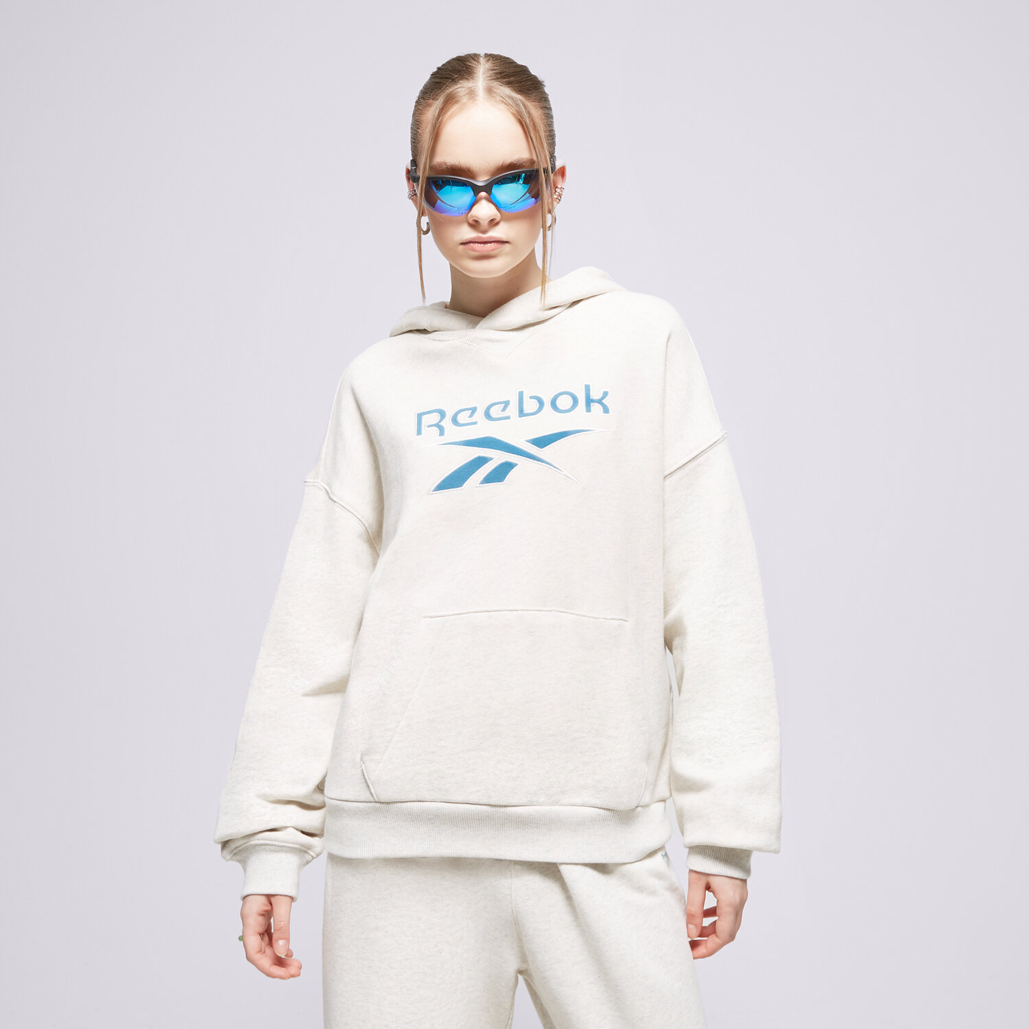 Femei bluză REEBOK BLUZĂ CU GLUGĂ CL AE BIG LOGO FT HOODIE IC8095 Alb