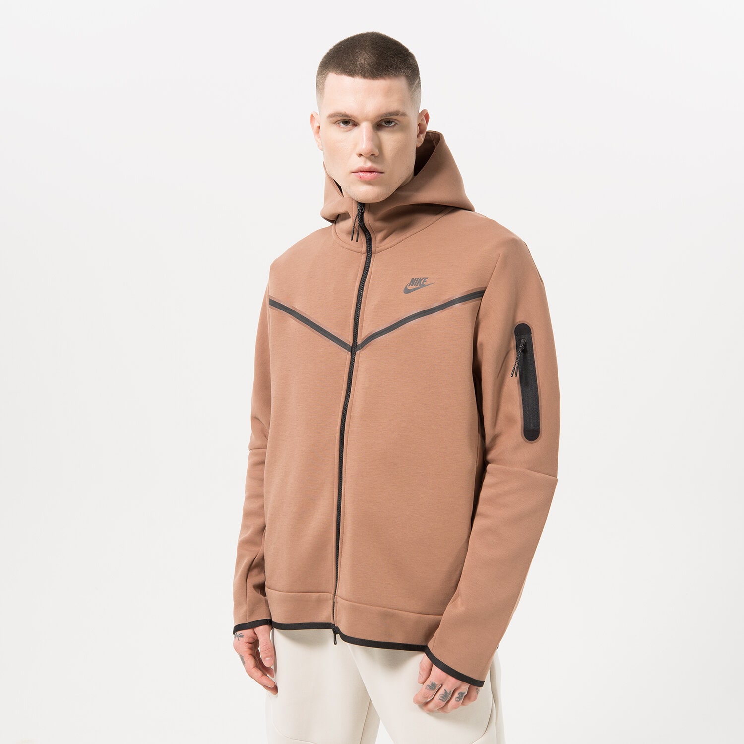 Bărbați bluză NIKE BLUZĂ CU GLUGĂ SPORTSWEAR TECH FLEECE DV0537-256 Maro