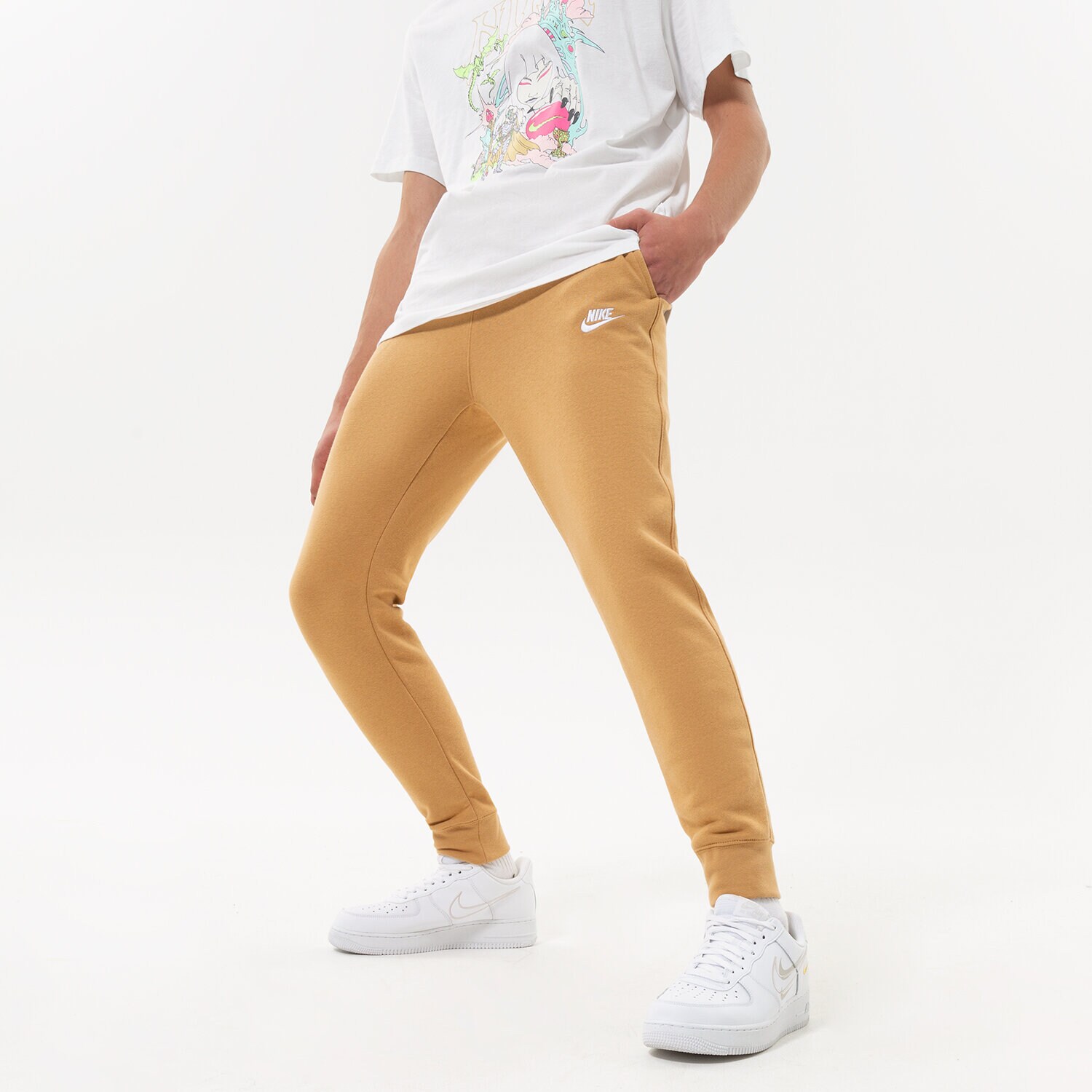 Bărbați pantaloni NIKE PANTALONI  SPORTSWEAR CLUB FLEECE BV2671-722 Galben Muștar