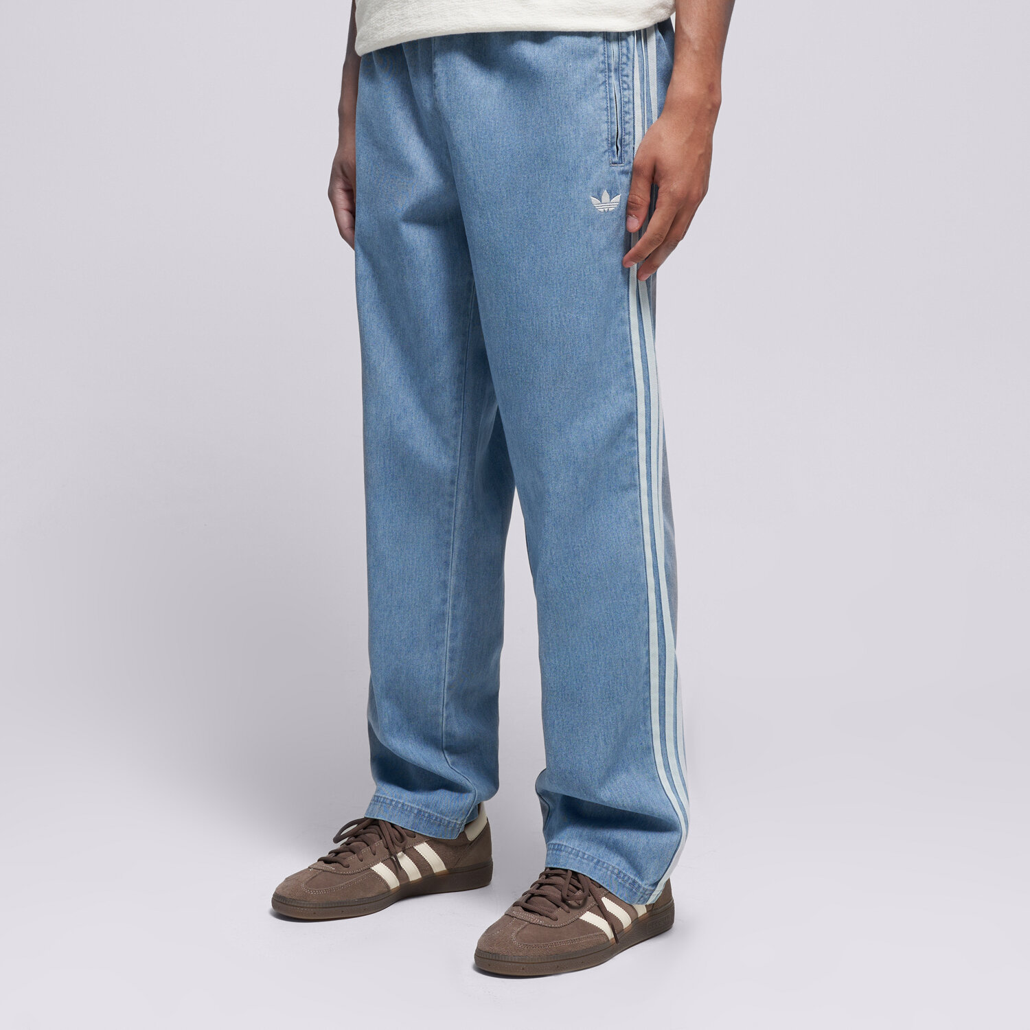 Bărbați pantaloni ADIDAS PANTALONI  DENIM KX1195 Albastru