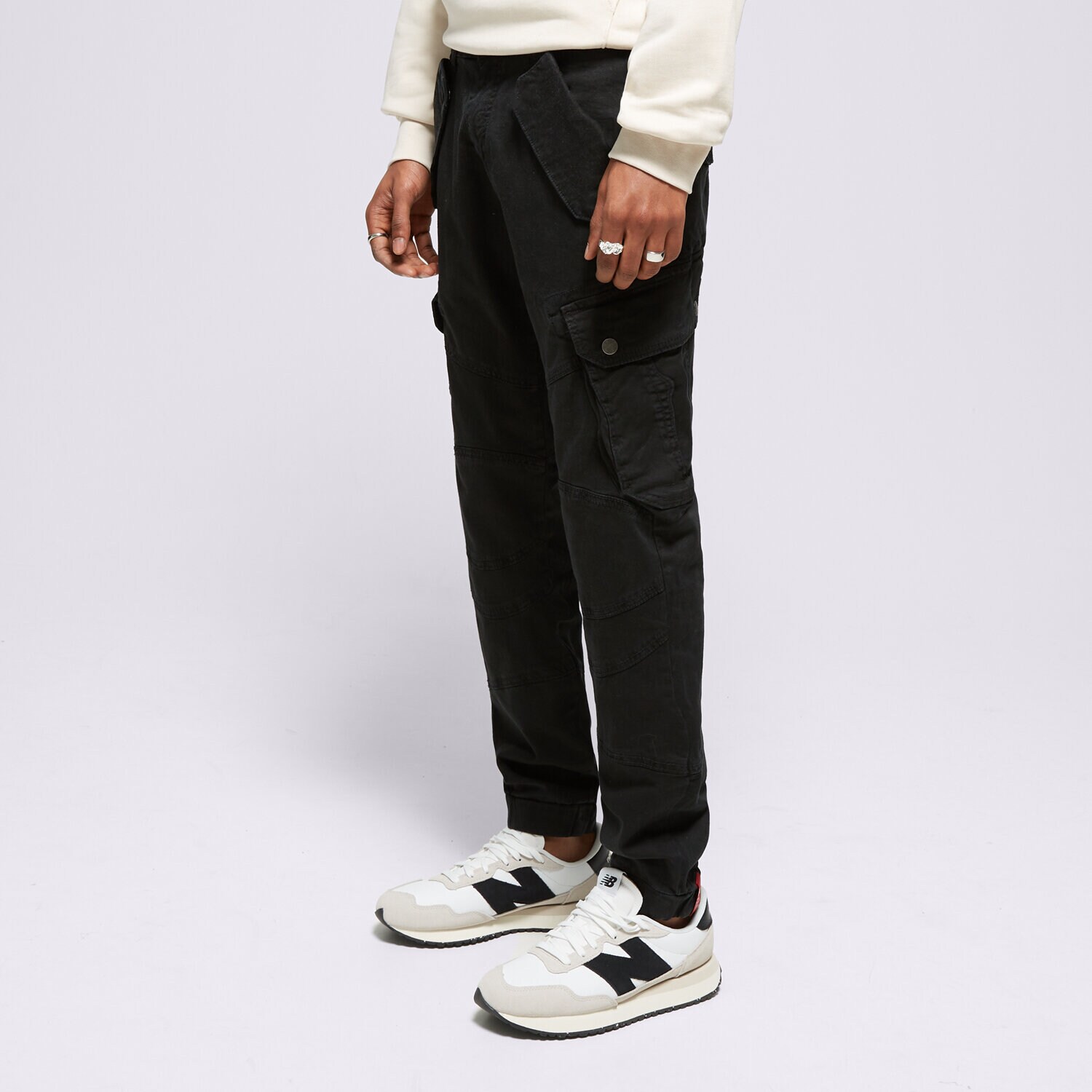 Bărbați pantaloni ALPHA INDUSTRIES PANTALONI COMBAT PANT LW 12621503 Negru