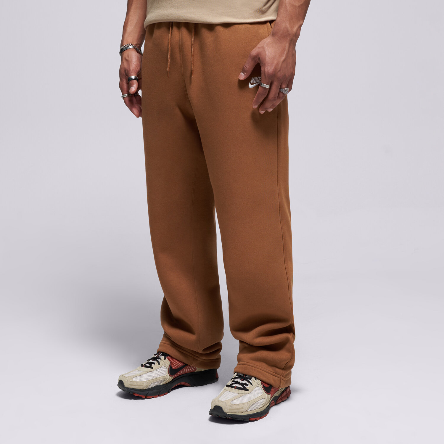 Bărbați pantaloni NIKE PANTALONI  M NK CLUB BB BUNGEE PANT IF0488-270 Maro