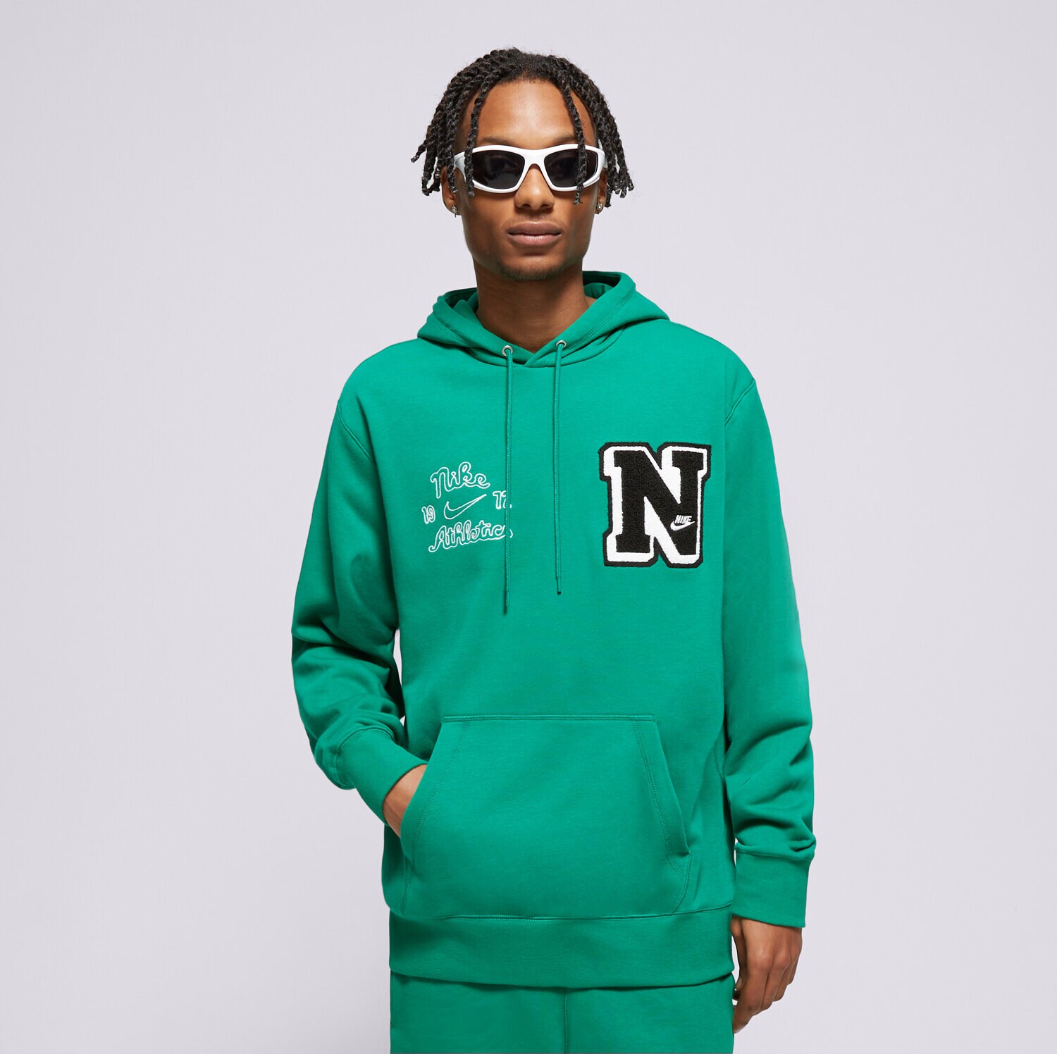 Bărbați bluză NIKE BLUZĂ CU GLUGĂ M NK CLUB FT PO HDY VRSTY FN3100-365 Verde