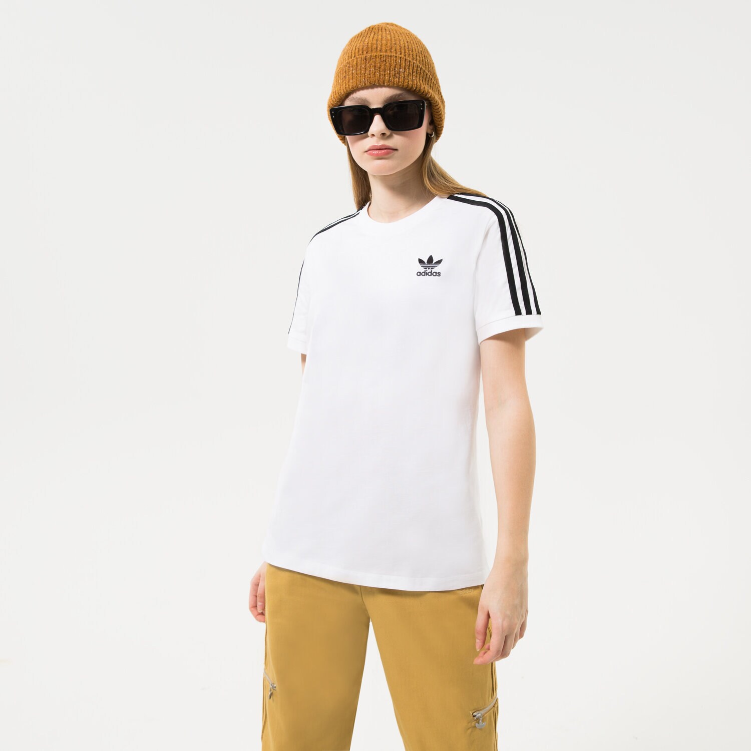 Femei tricou ADIDAS 3 STRIPES CALIFORNIA TRICOU GN2913 Alb