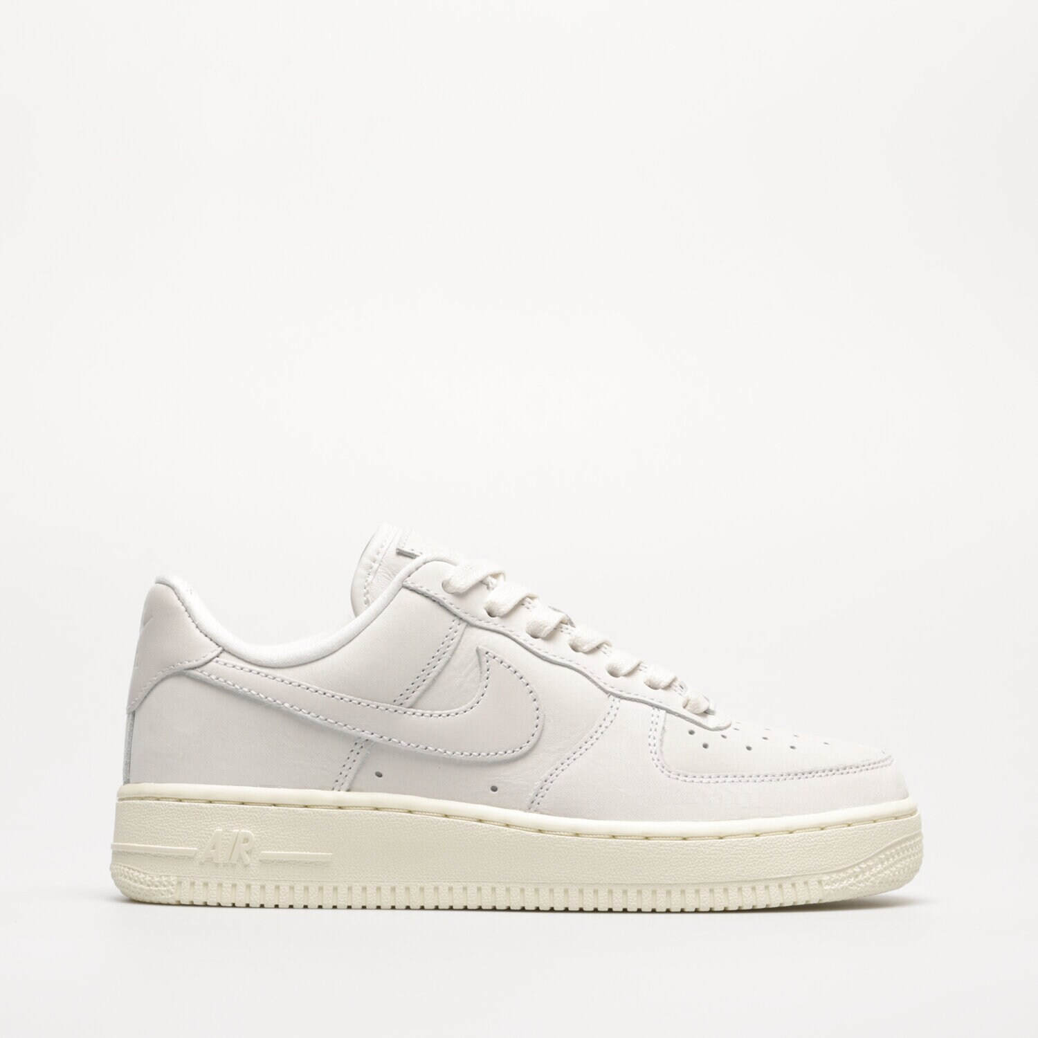 Femei pantofi sport NIKE AIR FORCE 1 '07 PRM DR9503-100 Alb