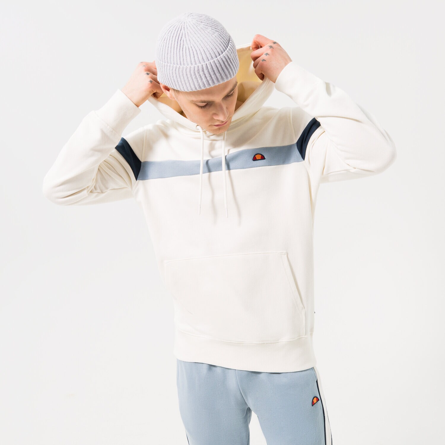 Bărbați bluză ELLESSE BLUZĂ CU GLUGĂ PIETRO OH HOODY OFF WHT SHR17434904 Alb