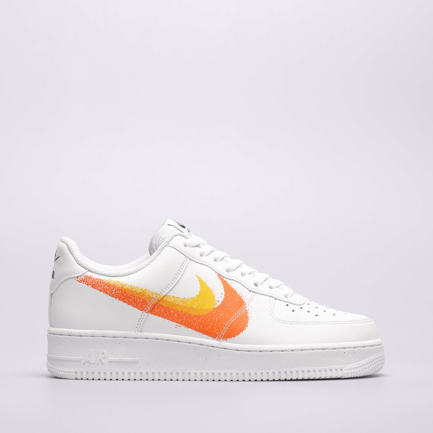 Barbați pantofi sport NIKE AIR FORCE 1 '07  FJ4228-100 Alb