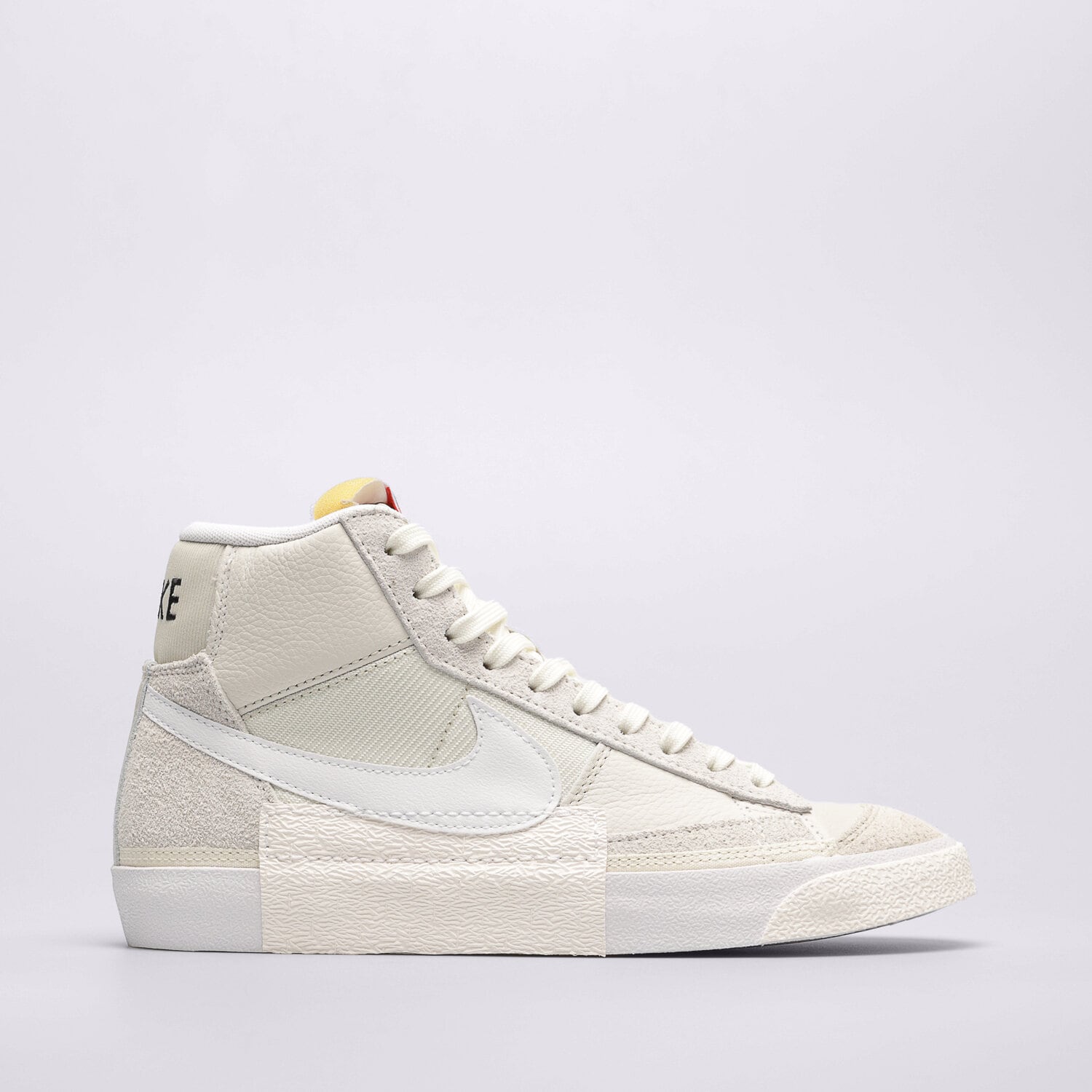 Barbați pantofi sport NIKE BLAZER '77 PRO CLUB DQ7673-003 Bej