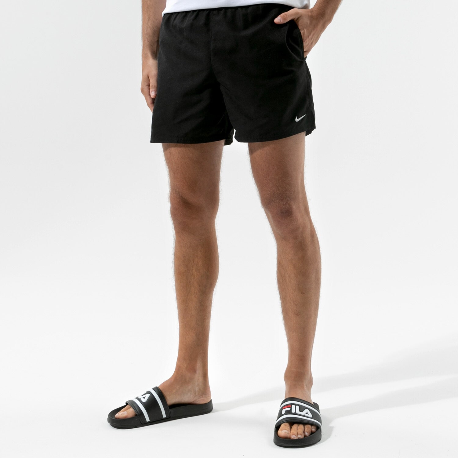 Femei pantaloni scurți NIKE SWIM PANTALONI SCURȚI ESSENTIAL 5"