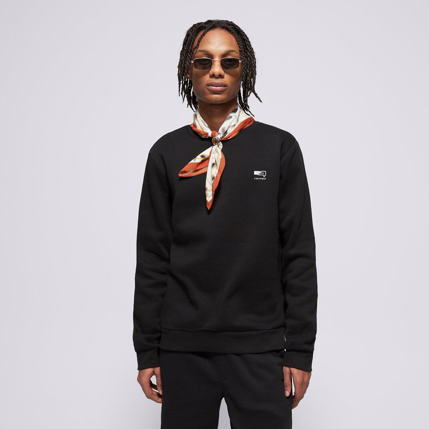 Bărbați bluză CONFRONT BLUZĂ SMALL LOGO CREW BLACK  CF121BLM25001 Negru