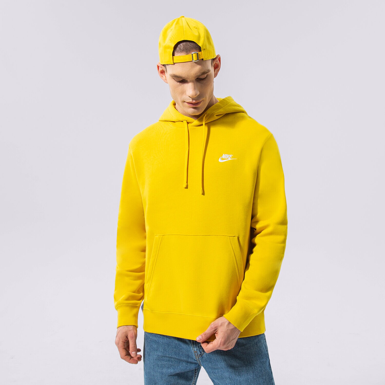 Bărbați bluză NIKE BLUZĂ CU GLUGĂ SPORTSWEAR CLUB FLEECE BV2654-709 Galben