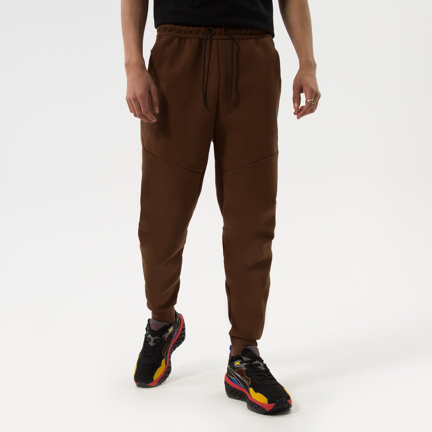 Bărbați pantaloni NIKE PANTALONI SPORTSWEAR TECH FLEECE CU4495-259 Maro