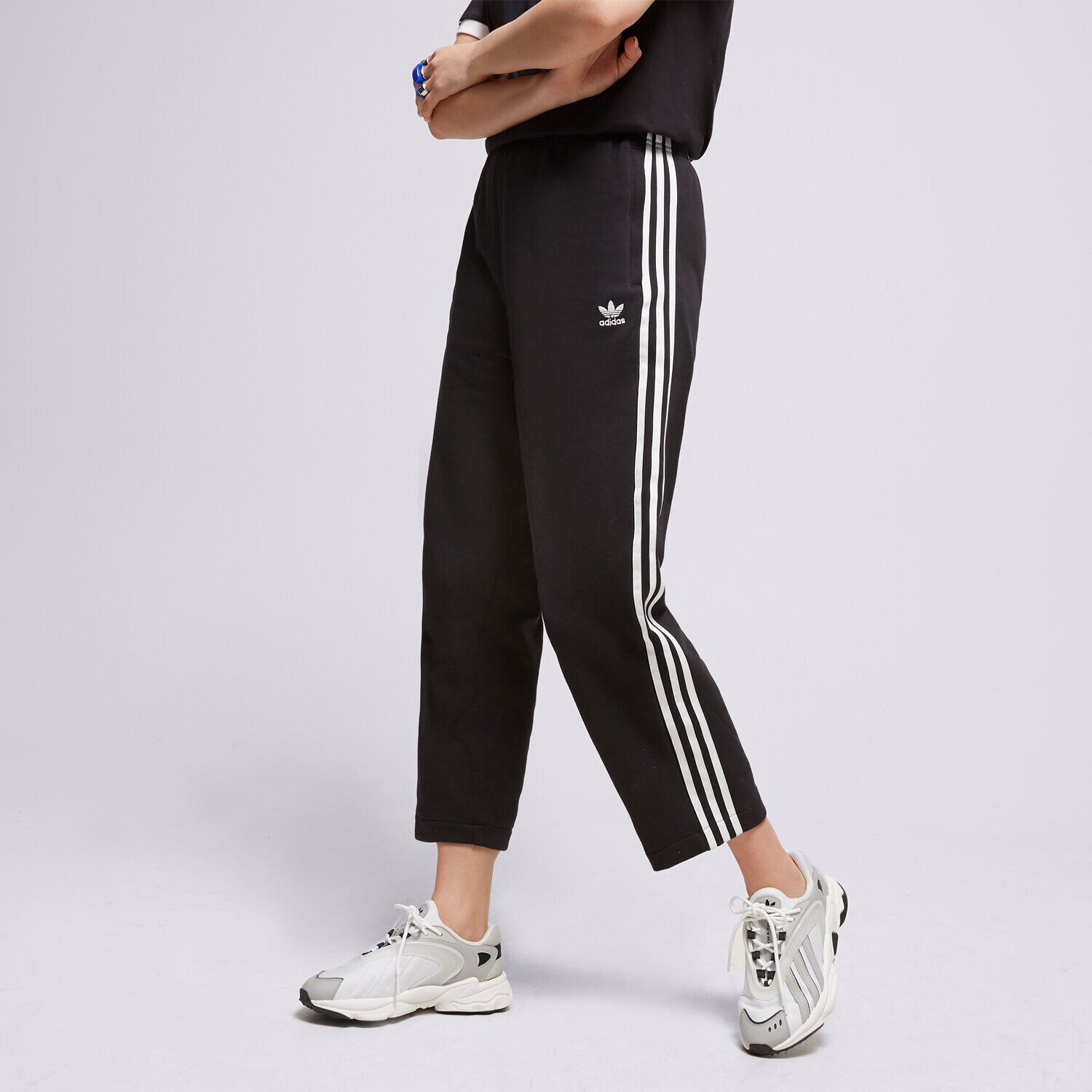 Femei pantaloni ADIDAS PANTALONI  OPEN HEM PANT IC5505 Negru