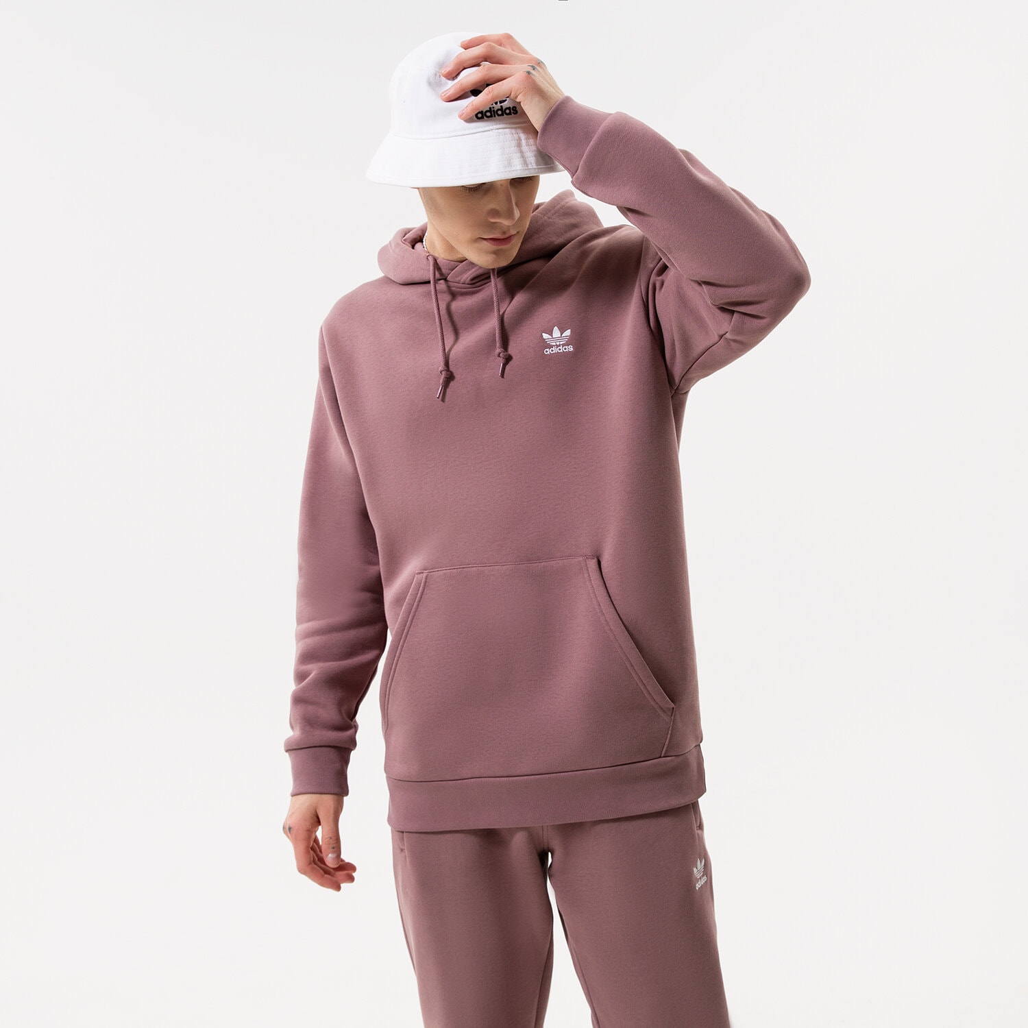 Bărbați bluză ADIDAS BLUZĂ CU GLUGĂ ESSENTIAL HOODY HK0100 Maro