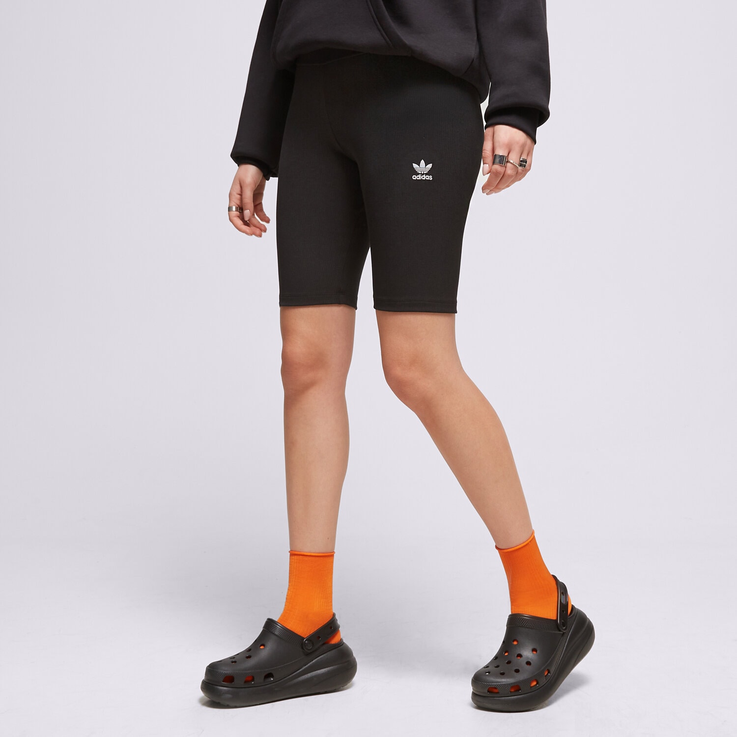 Femei pantaloni scurți ADIDAS PANTALONI SCURȚI HZ7261 Negru