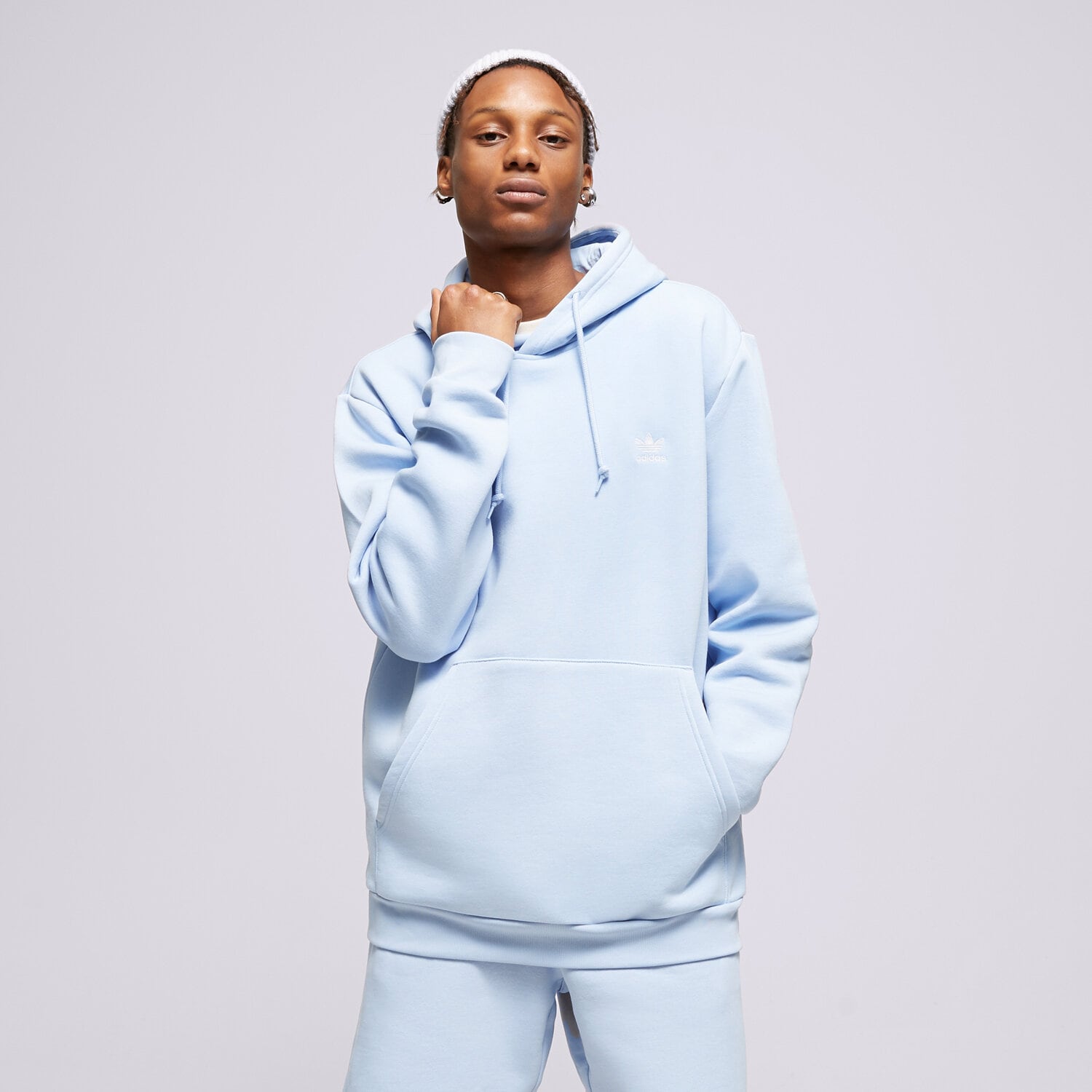 Bărbați bluză ADIDAS BLUZĂ CU GLUGĂ ESSENTIAL HOODY IA4889 Albastru