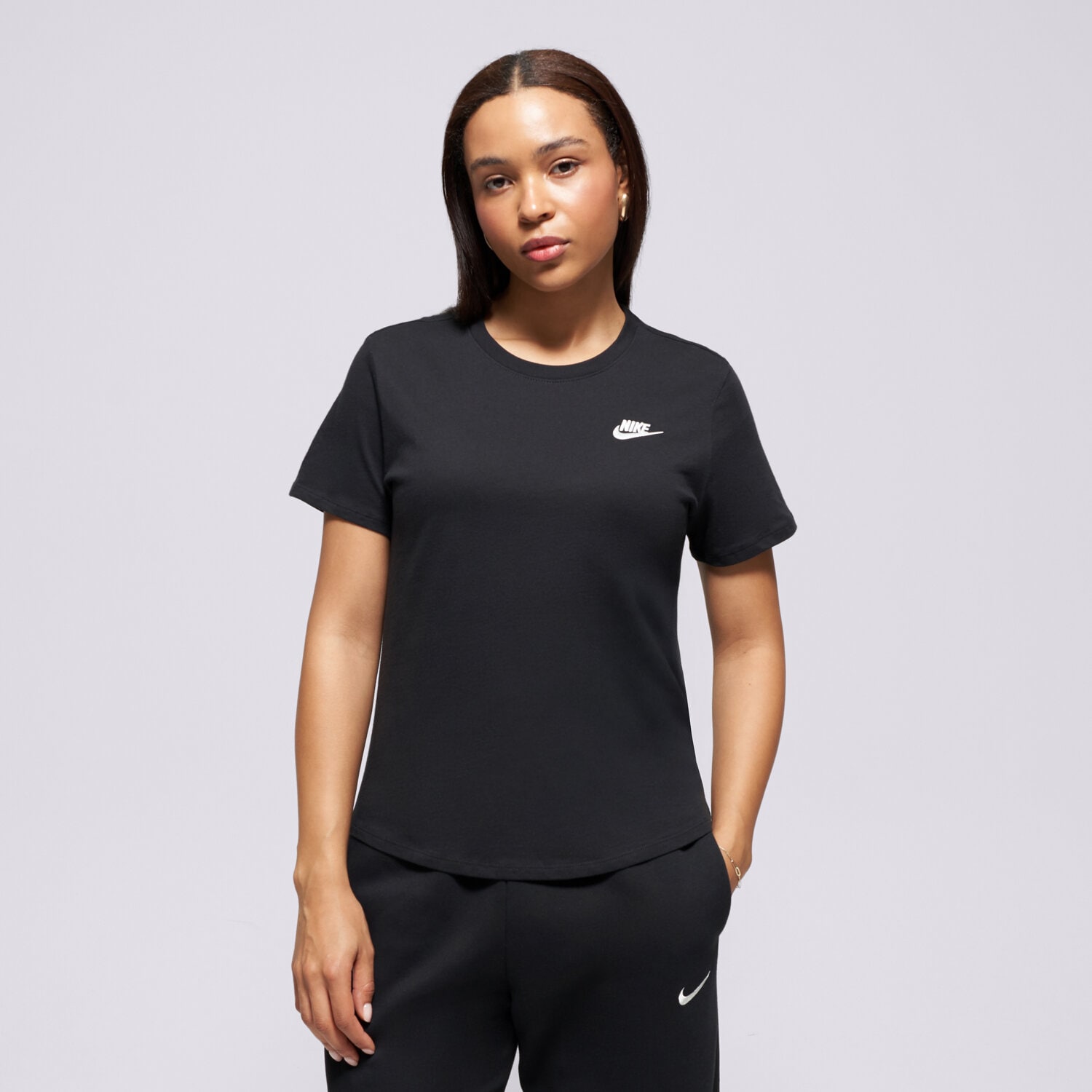 Femei tricou NIKE TRICOU W NSW CLUB DX7902-010 Negru