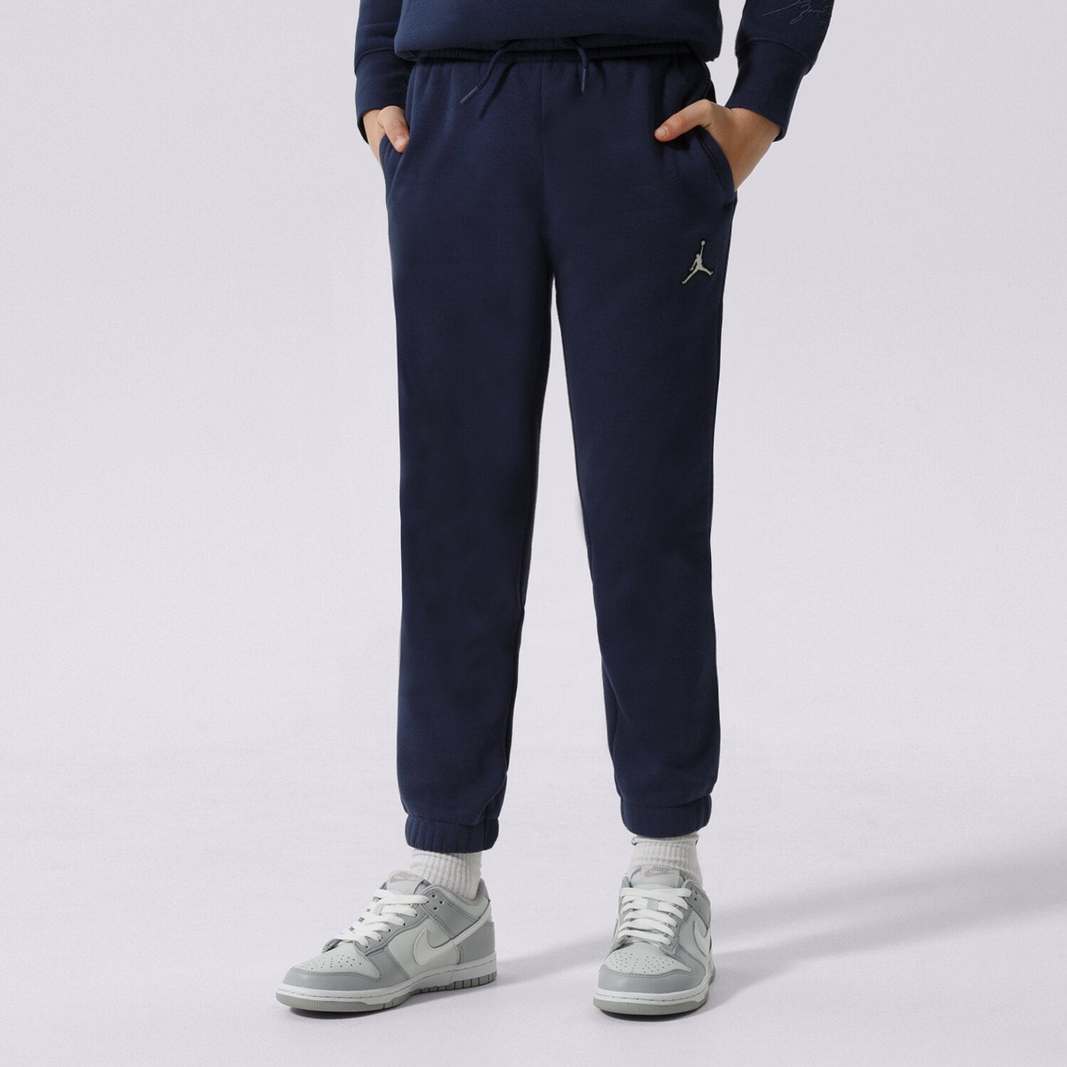 Pantaloni pentru copii JORDAN PANTALONI  ESSENTIALS PANT BOY 95A716-U90 Bleumarin