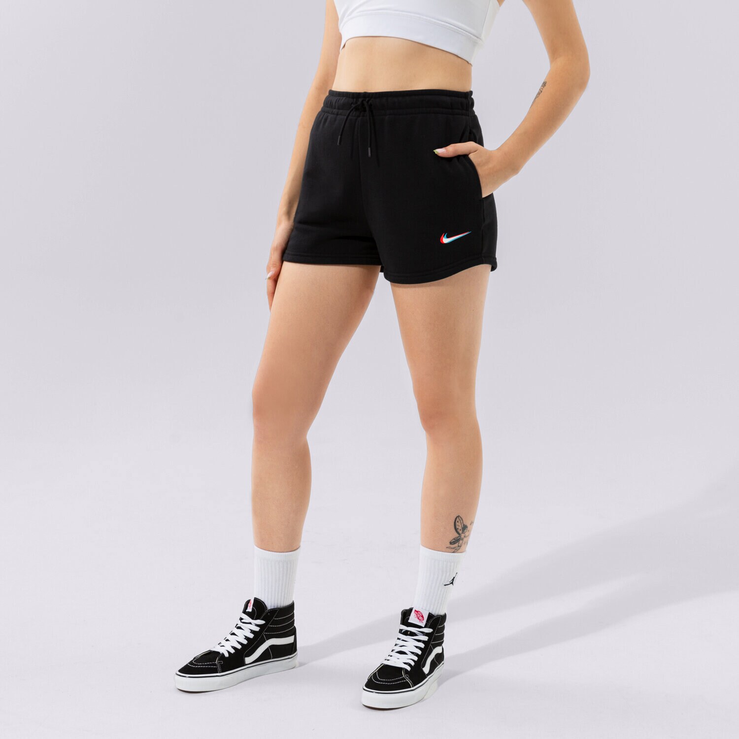 Femei pantaloni scurți NIKE PANTALONI SCURȚI W NSW ESSNTL PRNT DJ4129-010 Negru