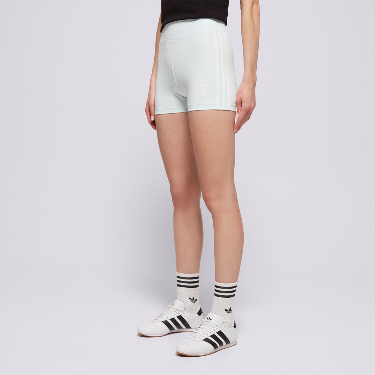 Femei pantaloni scurți ADIDAS PANTALONI SCURȚI BOOTY SHORTS HJ7906 Albastru