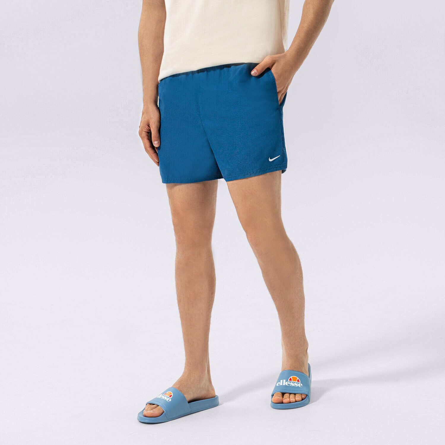 Femei pantaloni scurți NIKESWIM PANTALONI SCURȚI ESSENTIAL 5" NESSA560-444 Albastru
