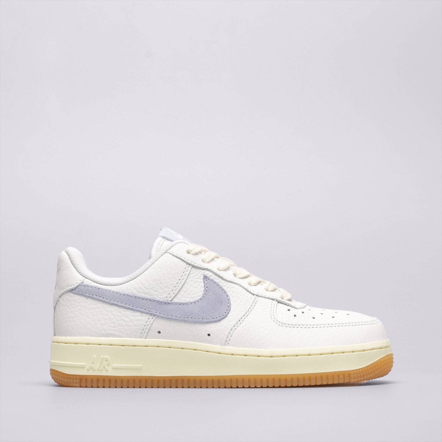 Femei pantofi sport NIKE WMNS AIR FORCE 1 '07  FD9867-100 Alb