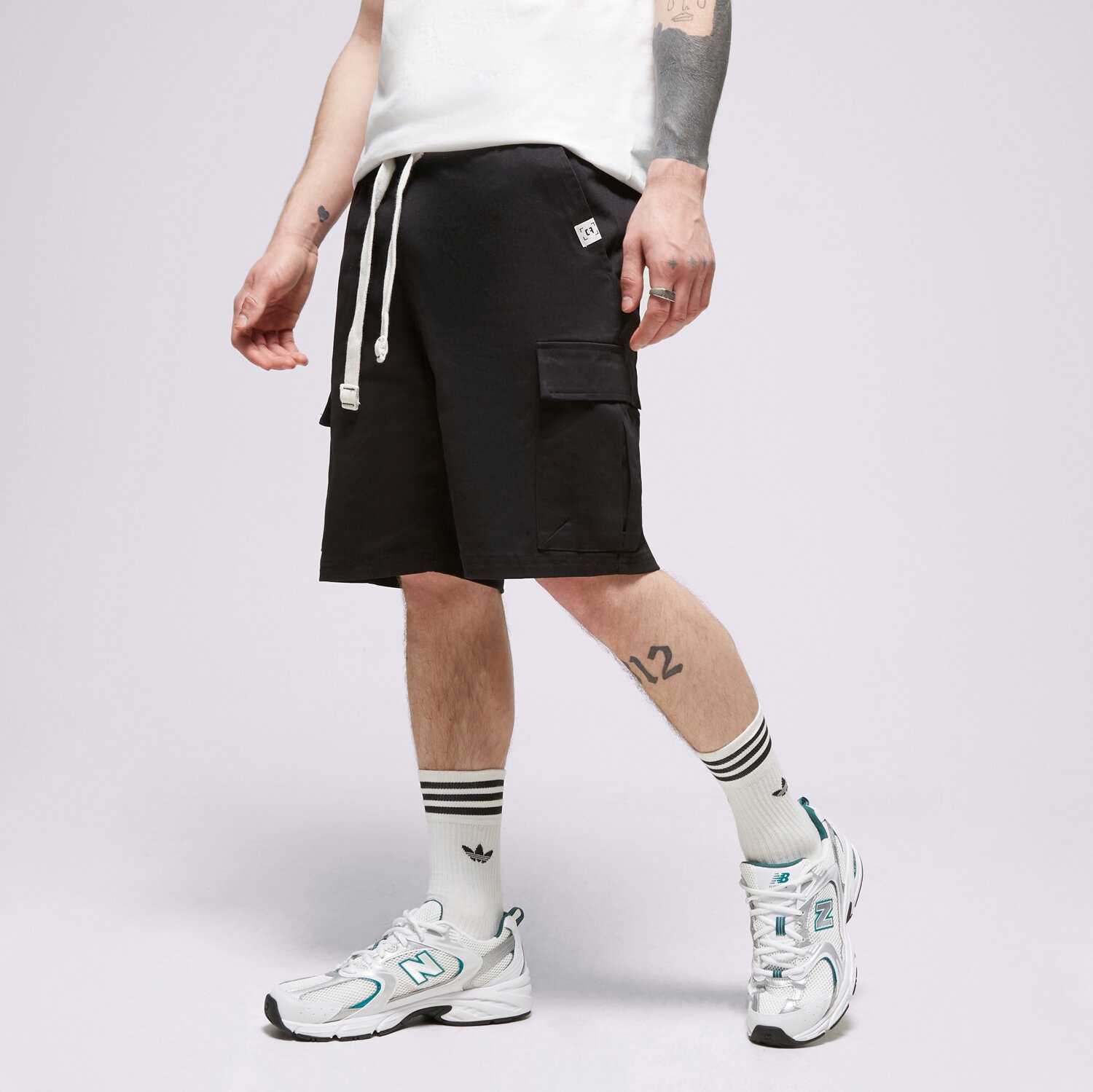 Femei pantaloni scurți CONFRONT PANTALONI SCURȚI CARGO BLACK CF123SZM06001 Negru