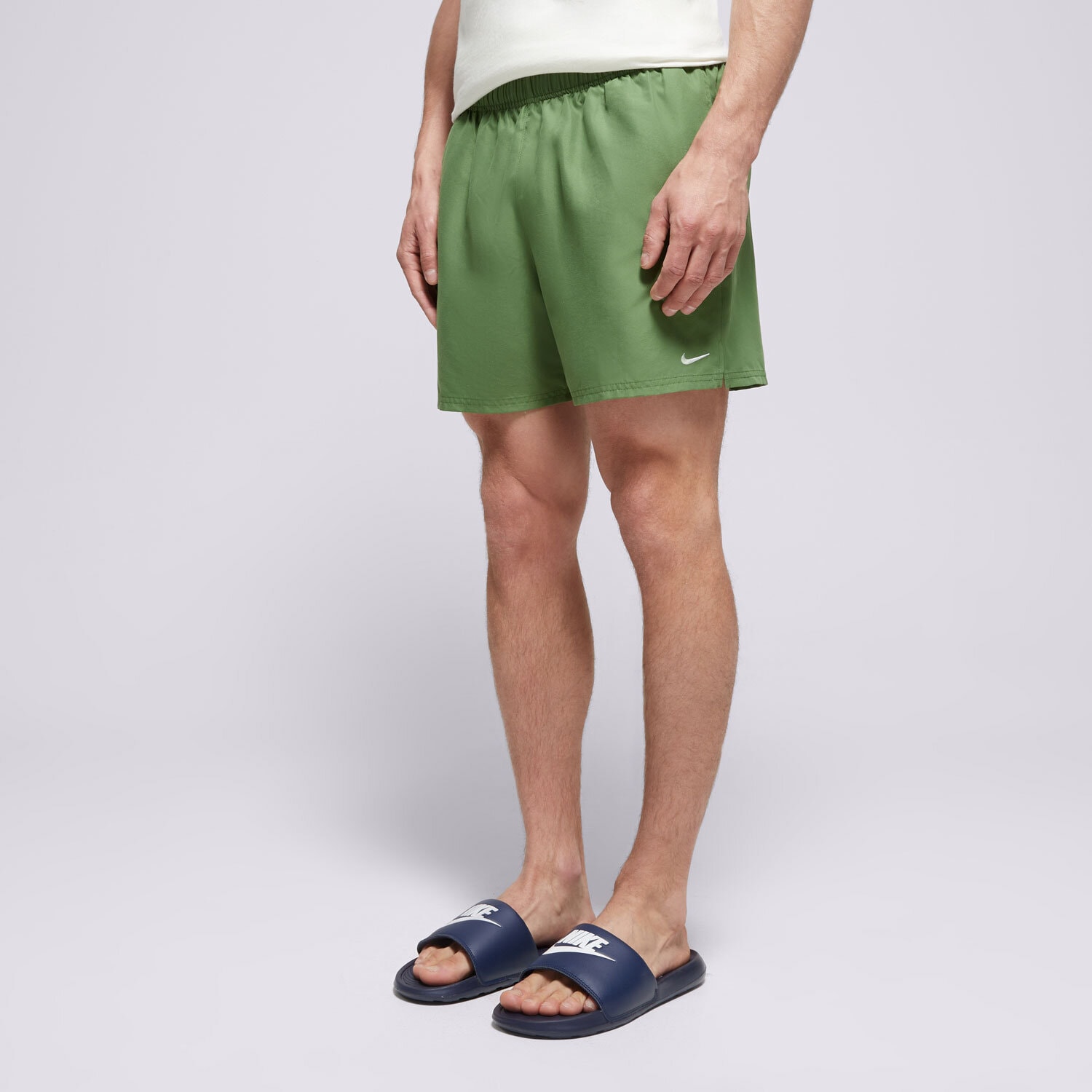 Femei pantaloni scurți NIKE SWIM PANTALONI SCURȚI ESSENTIAL 5" NESSA560-316 Verde
