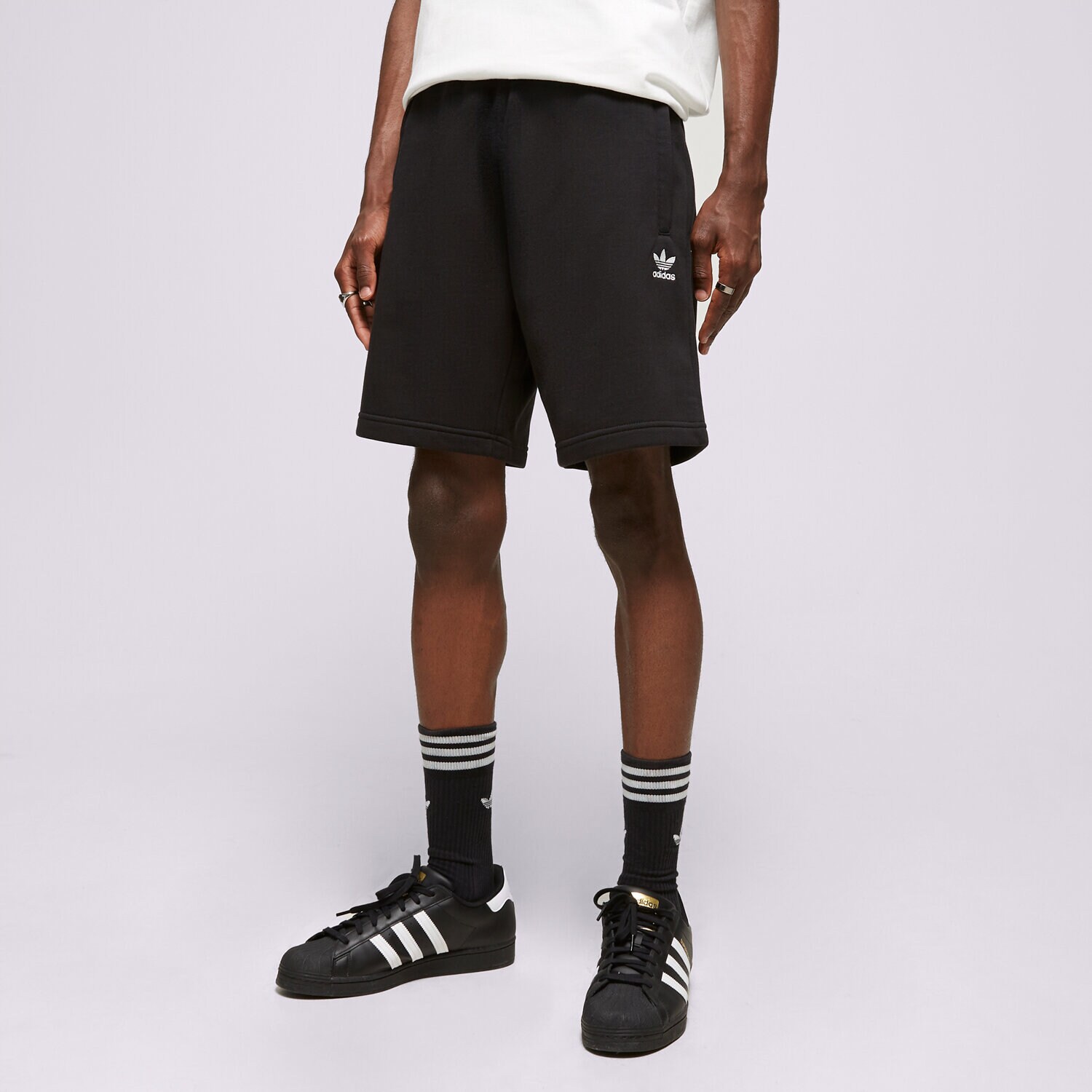 Femei pantaloni scurți ADIDAS PANTALONI SCURȚI ESSENTIAL SHORT IA4901 Negru