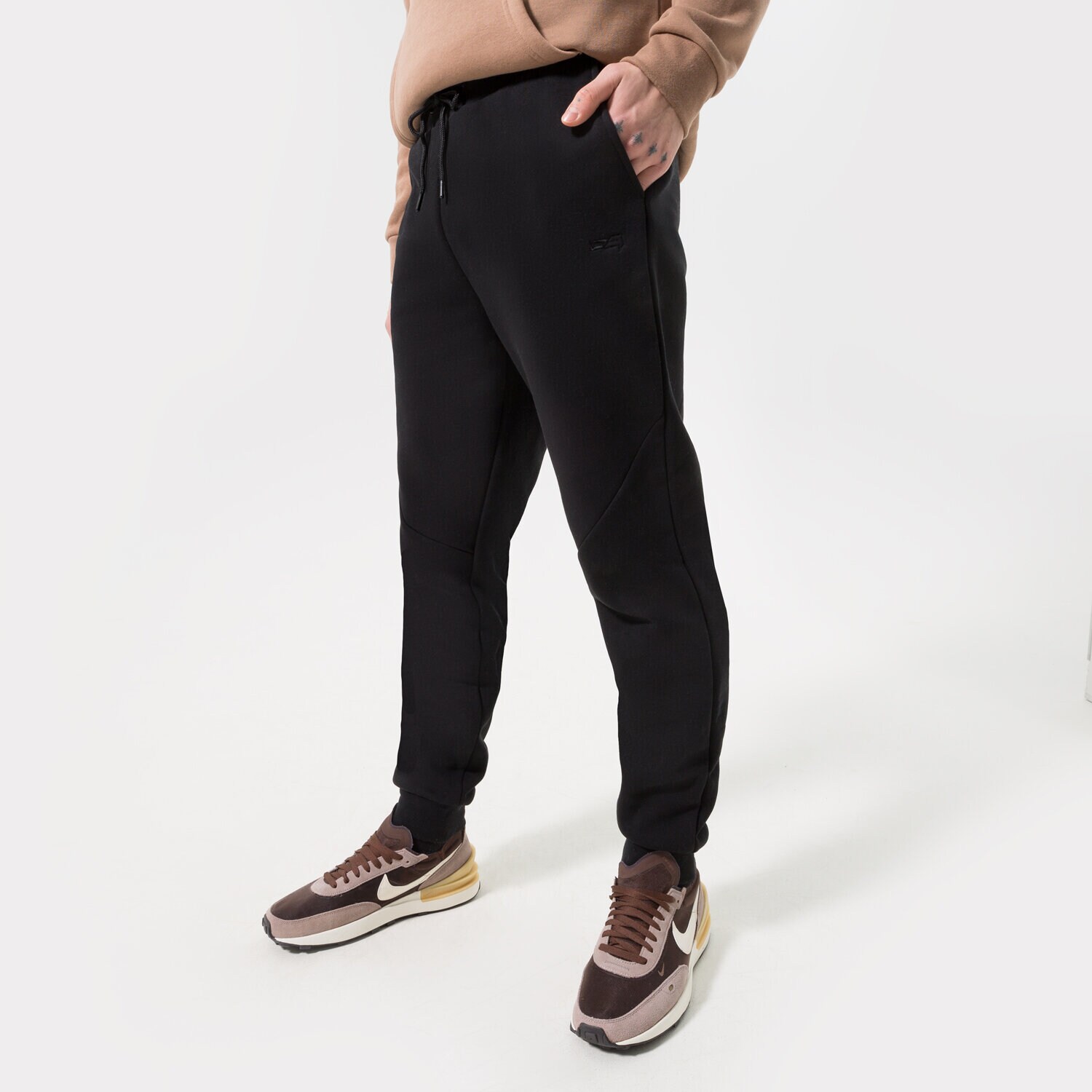 Bărbați pantaloni CONFRONT PANTALONI  ESSENTIAL BLACK CF123SPM90001 Negru