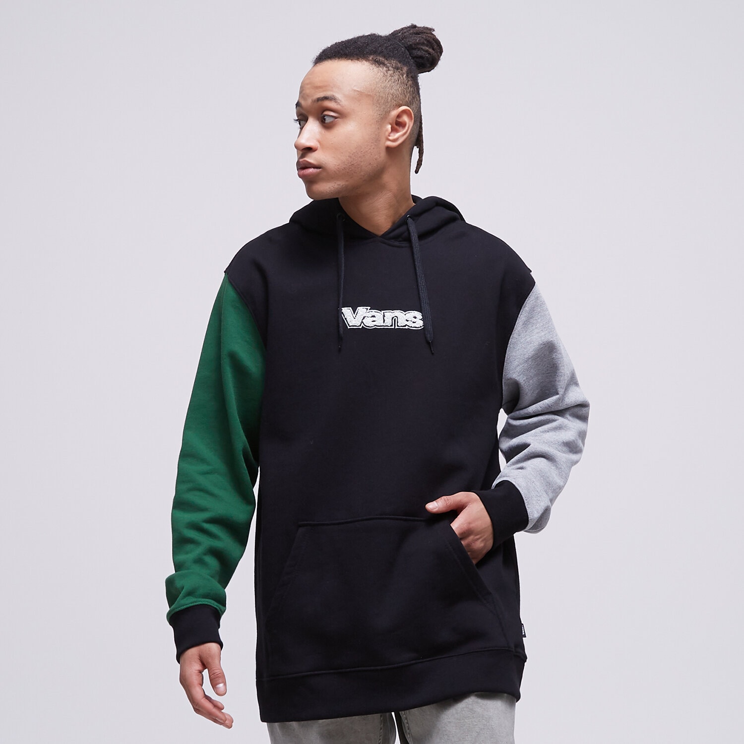 Bărbați bluză VANS BLUZĂ CU GLUGĂ VANS COLORBLOCK PO BLACK VN0007VXBVA1 Negru