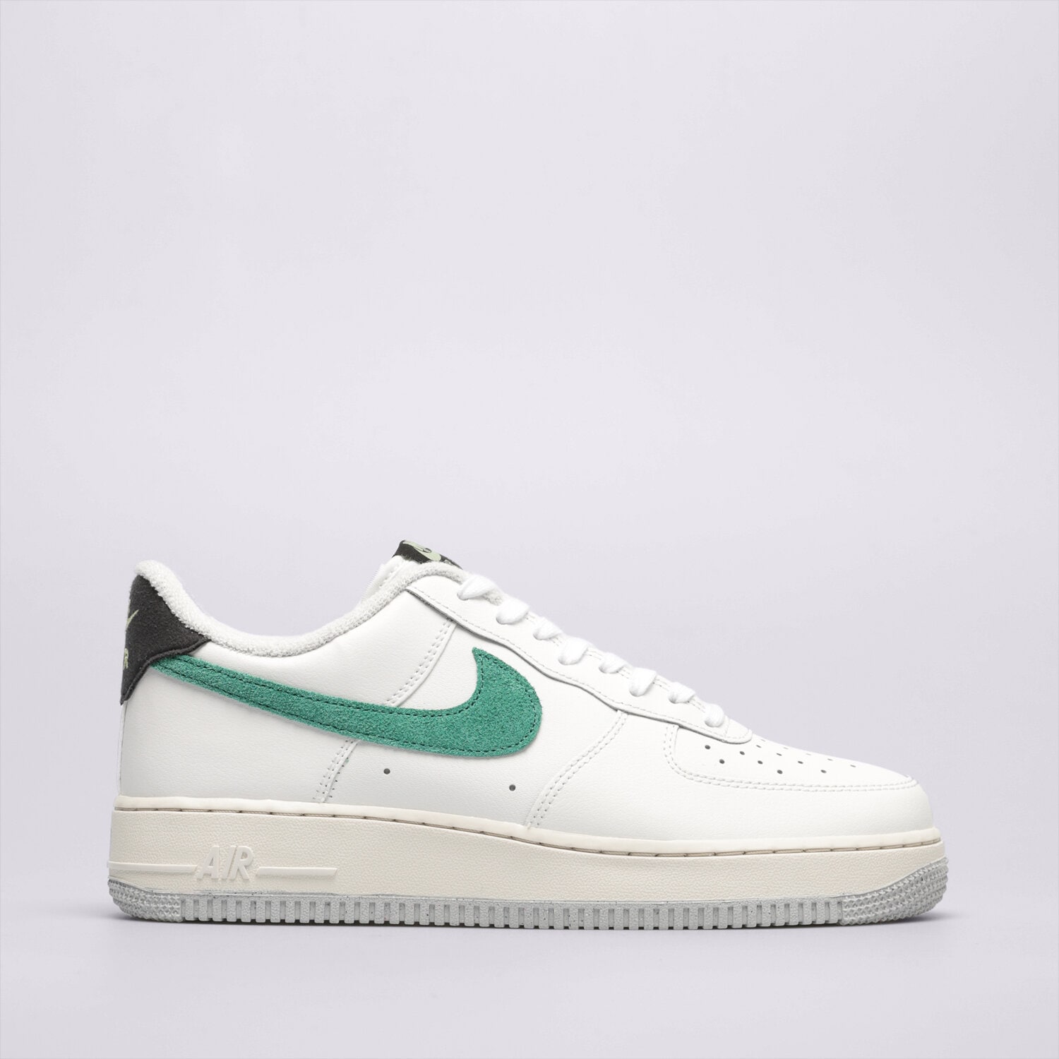 Barbați pantofi sport NIKE AIR FORCE 1 '07 TPA DR8593-100 Alb