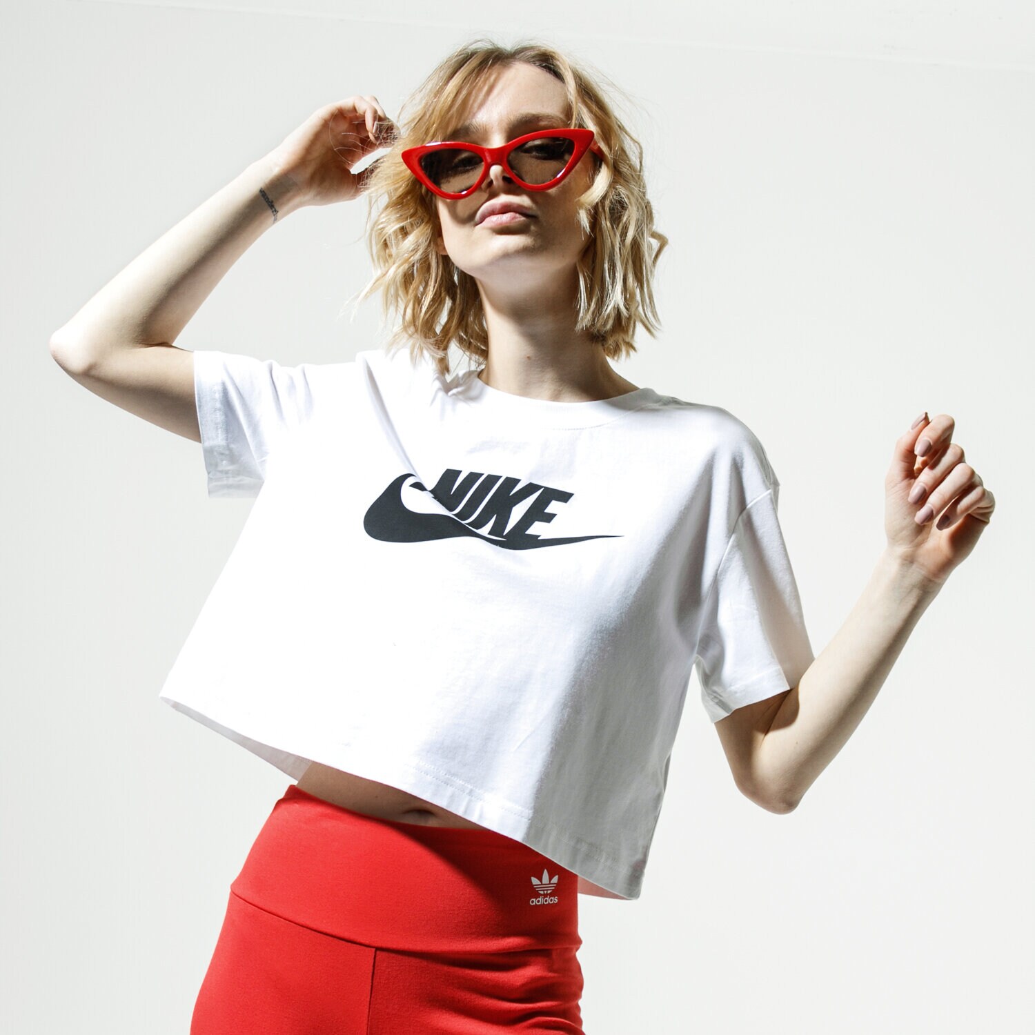Femei tricou NIKE TRICOU SPORTSWEAR ESSENTIAL BV6175-100 Alb