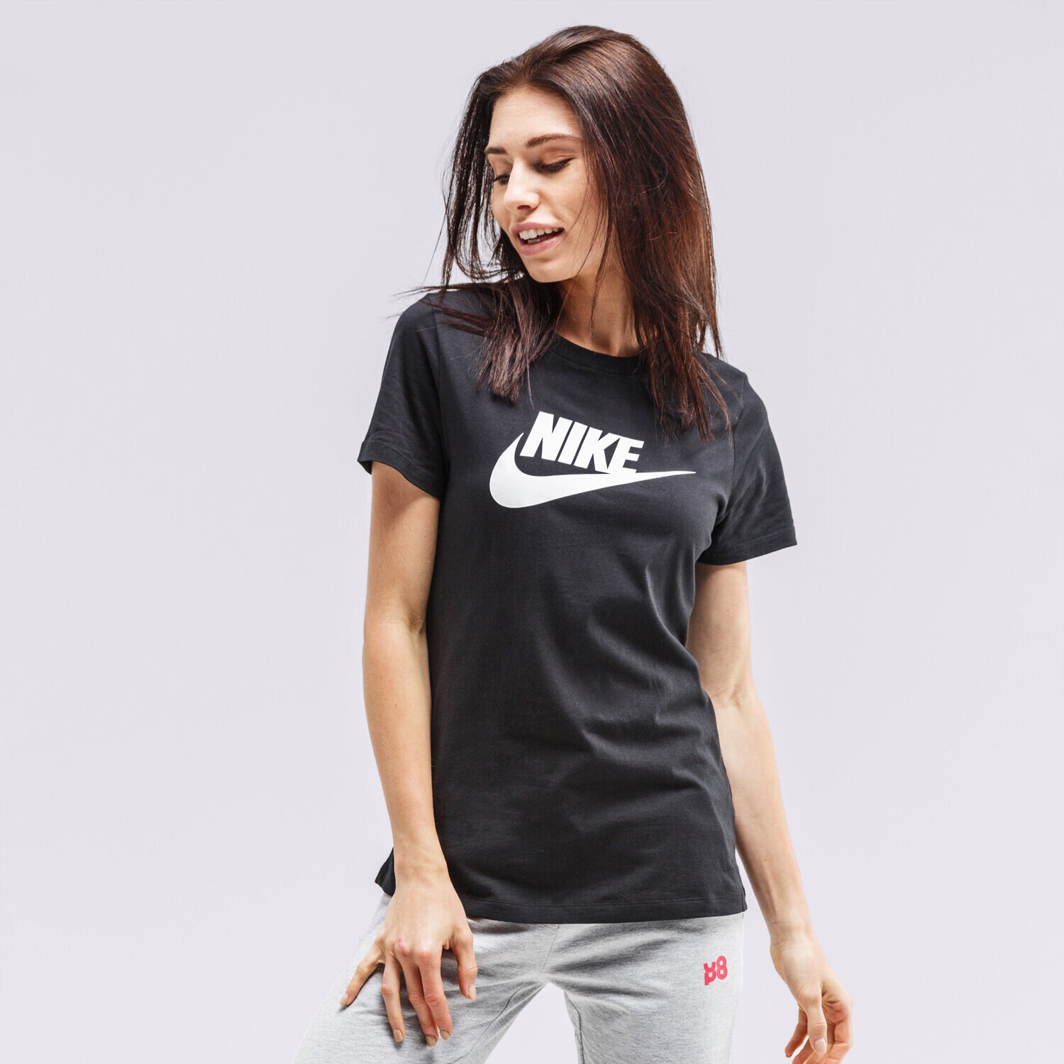 Femei tricou NIKE TRICOU ESSENTIAL FUTURA SHORT SLEEVE TRICOU SPORTSWEAR BV6169-010 Negru